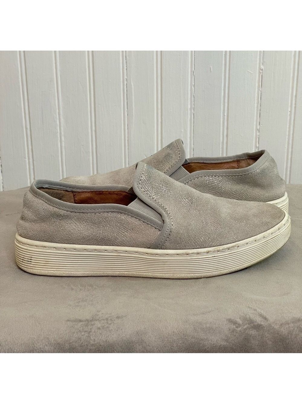 Sofft Womens Somers Slip On Shoes Gray Suede shimmer Size 6